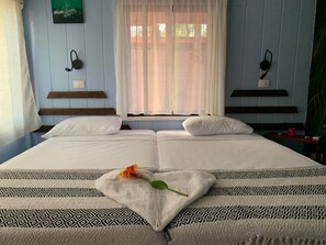 1 bedroom, desk, free WiFi, bed sheets