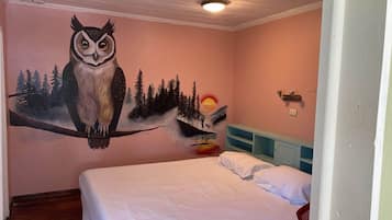 1 bedroom, desk, free WiFi, bed sheets