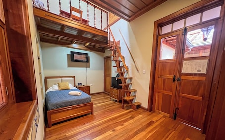 Caja de seguridad en la habitación y escritorio