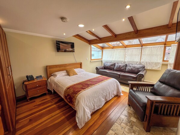 Comfort Suite, City View