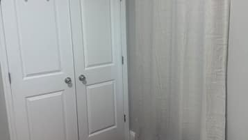 3 bedrooms, in-room safe, free WiFi