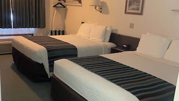 Habitación doble | Escritorio, espacio para trabajar con laptop y wifi gratis