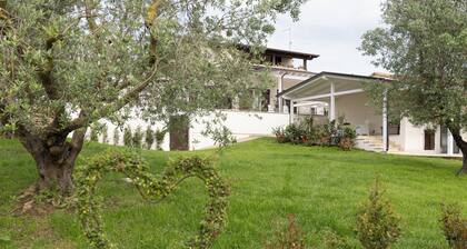 Diana studio apartment, fully equipped, in a relaxing corner of greenery