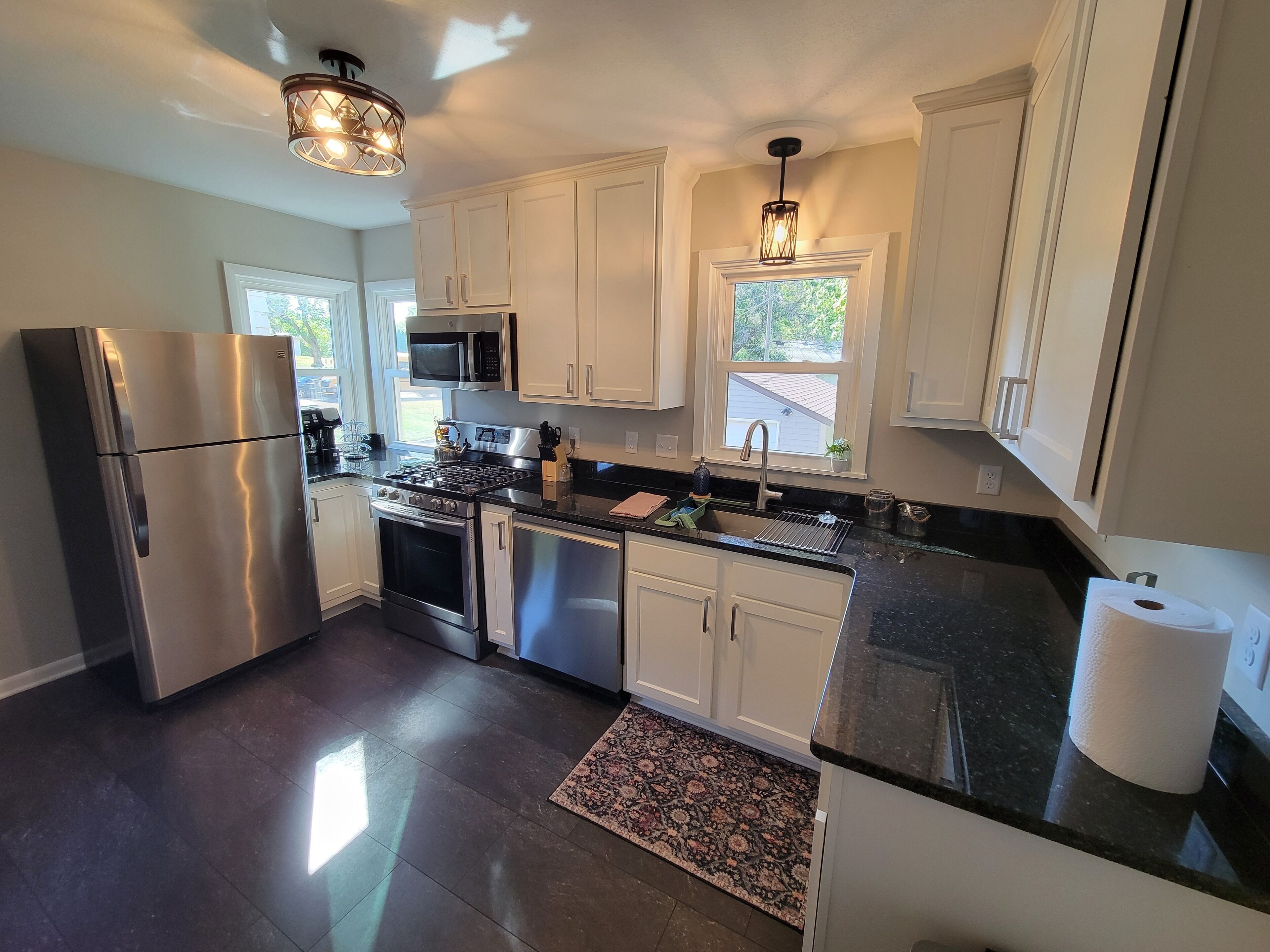 Microondas, horno, placa de cocina, lavavajillas