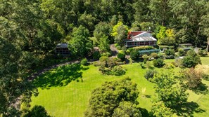 �المنطقة المحيطة بالمنشأة