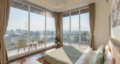 5BHK Delight -Mountain View/Steam Room, Pool table