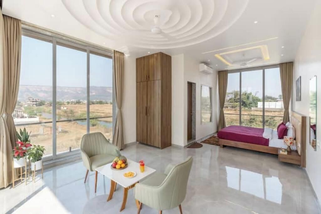 5 bedrooms, internet, bed sheets