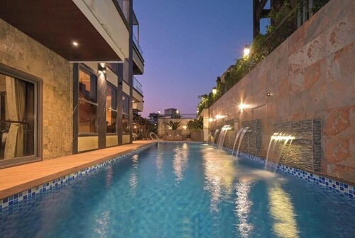 6BHK Chaos Mansion By Jalanta Stay