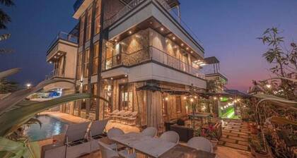 6BHK Chaos Mansion By Jalanta Stay