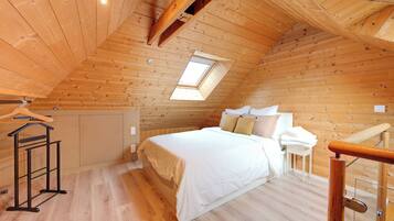 2 slaapkamers, een strijkplank/strijkijzer, reisbedje, gratis wifi