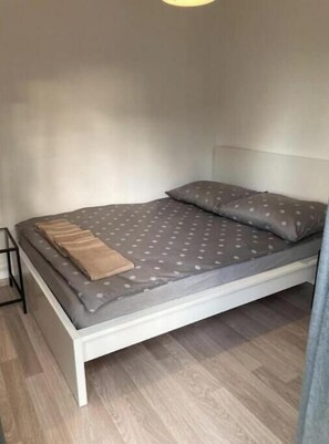 1 bedroom, iron/ironing board, Internet, bed sheets