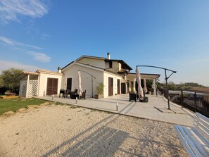 Terrace/patio - Venere Studio Apartment: a self-contained, fully equipped studio surrounded by greenery (Lazio)