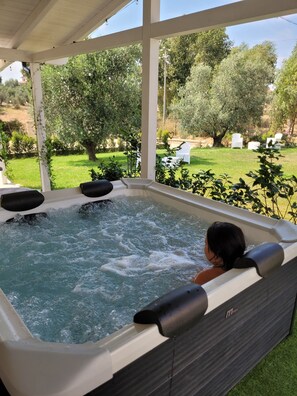 Terrace/patio - Venere Studio Apartment: a self-contained, fully equipped studio surrounded by greenery (Lazio)