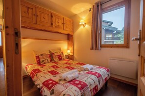 3 bedrooms, WiFi, bed sheets