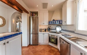 Oven, stovetop, dishwasher