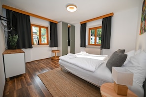 1 bedroom, free WiFi, bed sheets