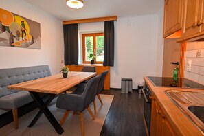 Fridge, oven, coffee/tea maker, electric kettle - Schmitten 27 - Apartment 10 / 200m from ski lift (Zell am See)