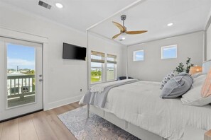 4 室のベッドルーム、アイロン / アイロン台、ベッドシーツ