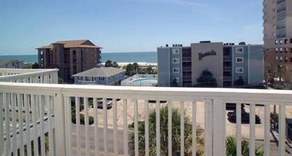SUN & FUN SPACIOUS 7 BEDROOM TOWNHOME GREAT LOCATION!