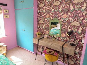 1 Schlafzimmer, individuell dekoriert, individuell eingerichtet