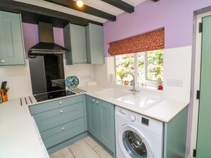 Cookware/dishes/utensils