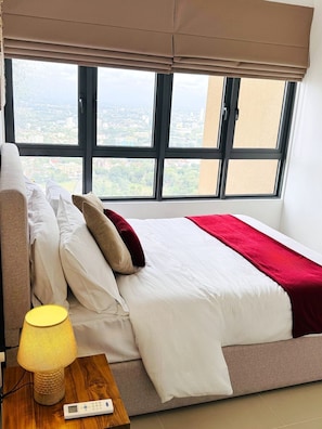 2 quartos, ferros/tábuas de passar roupa, Wi-Fi, roupa de cama