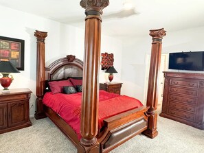 3 bedrooms, iron/ironing board, WiFi, bed sheets - Legacy Luxury Chateau Quiet getaway in Houston (Houston)