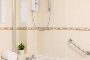 Douche, serviettes fournies