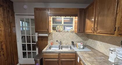 Coyote Retreat, single level home in the forest and mountains of Cloudcroft, NM!