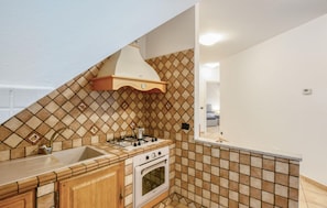 Fridge, stovetop
