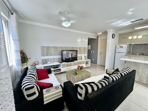 Living area - 3-Bedroom Apartment 300m from the beach (Bombinhas)
