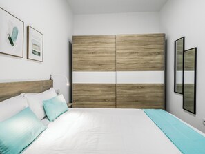 2 bedrooms, WiFi, bed sheets