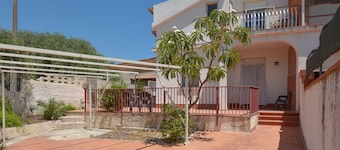 4 bedroom amazing home in Marzamemi