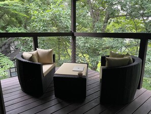 Terrace/patio - Spacious 5-bedroom ski-in chalet—perfect for families and friends. (Hakuba)