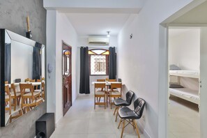 2 chambres, fer et planche à repasser, Wi-Fi gratuit, draps fournis