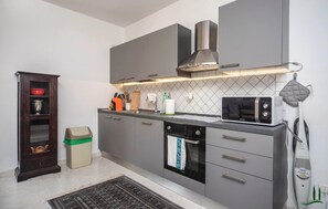 Fridge, dishwasher