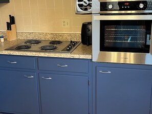 Microondas, horno y parrilla de estufa