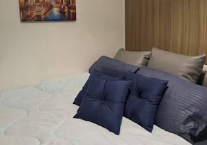 1 bedroom, iron/ironing board, free WiFi, bed sheets - Shore 2 Residence Apartments (Pasay City)
