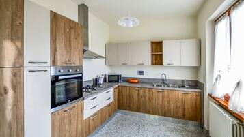 Kühlschrank, Herdplatte, Geschirrspüler