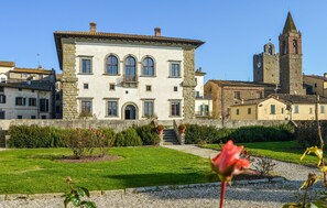 Esterni
