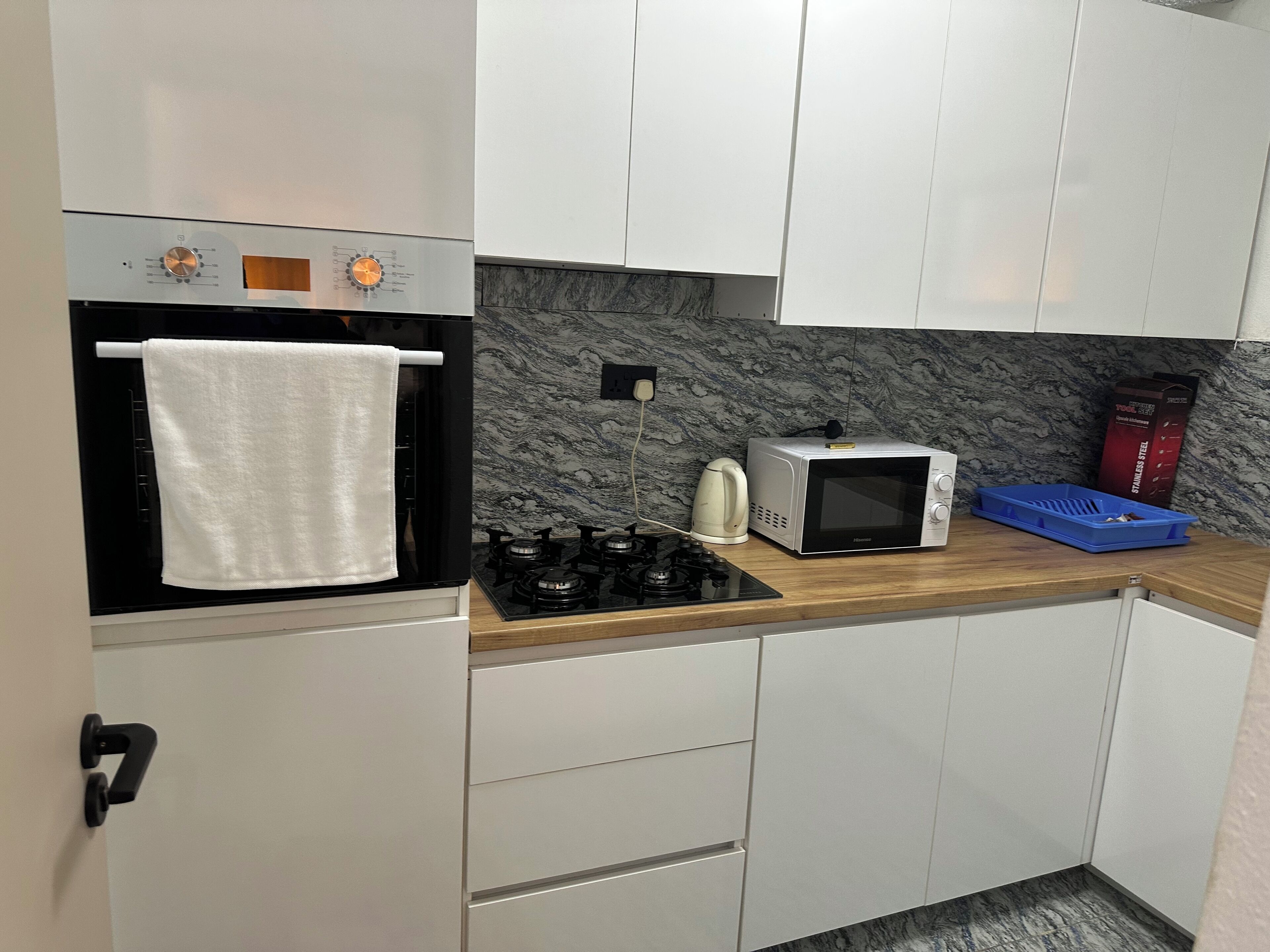 Luxury Apartment, 1 Queen Bed with Sofa bed, Kitchen | Living area