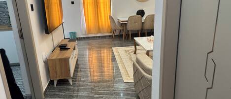 Luxury Apartment, 1 Queen Bed with Sofa bed, Kitchen | Living area
