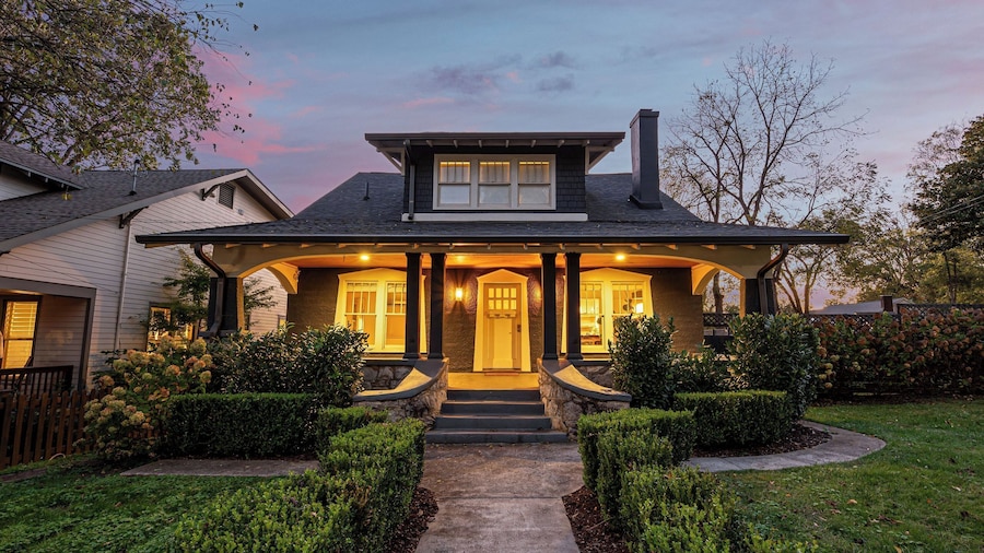 East Nashville Retreat w/ Fireplace, Backyard Firepit, Outdoor Dining & Minutes From Downtown Music, Food & Nightlife Chapel House by Avantstay