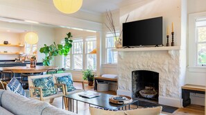 House (3 Bedrooms) | Interior - Southern Charm, Backyard Firepit, Outdoor Dining, Mins to Downtown Chapel House by Avantstay (Nashville)