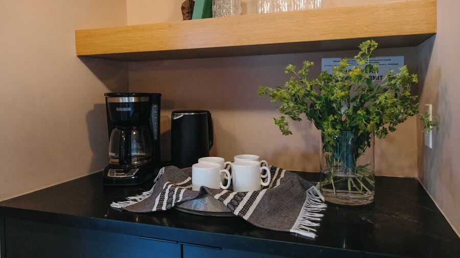 East Nashville Retreat w/ Fireplace, Backyard Firepit, Outdoor Dining & Minutes From Downtown Music, Food & Nightlife Chapel House by Avantstay