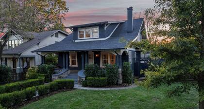 Southern Charm, Backyard Firepit, Outdoor Dining, Mins to Downtown Chapel House by Avantstay