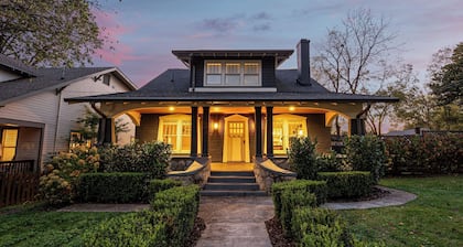Southern Charm, Backyard Firepit, Outdoor Dining, Mins to Downtown Chapel House by Avantstay