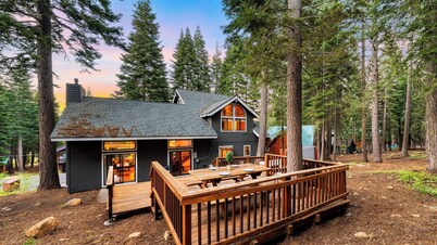 Cozy Escape w/ Hot Tub + Deck & Access to Tahoe Donner & Skiing Alpenglow Chalet by Avantstay