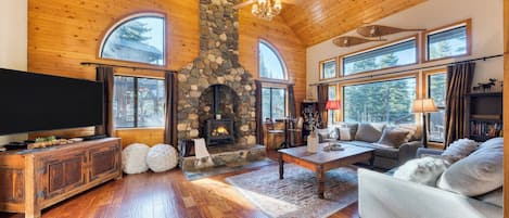 House (4 Bedrooms) | Interior