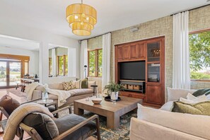 Interior - Wine Country Escape w/ Views + Wine Cellar & Gym Caterina Dusi Vineyard by Avantstay (Paso Robles)